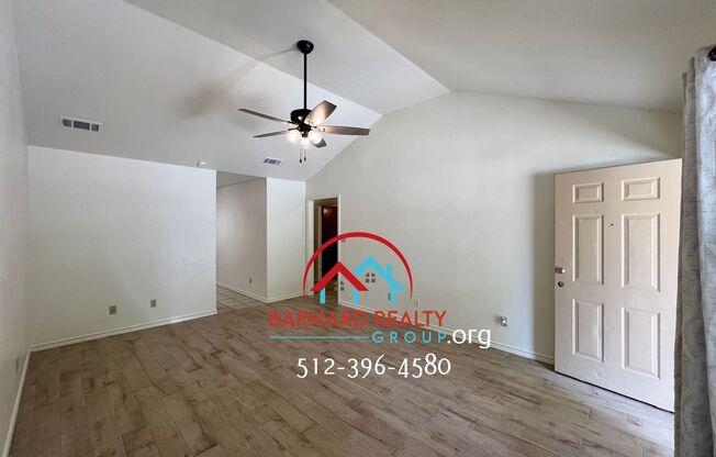 Available July 25: Well Maintained 3/2 Duplex