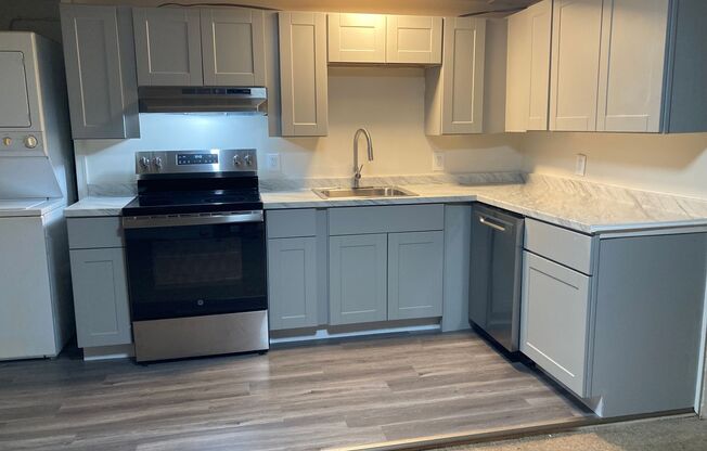 1 bed, 1 bath, 700 sqft, $1,299, Unit 50-1B