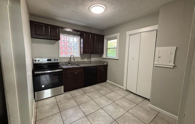 3 beds, 1 bath, $1,395