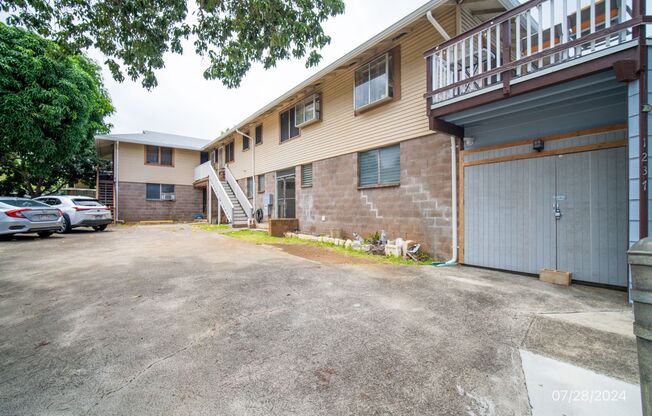 PALOLO AVE, 3 BR/1 BATH/1 PARKING, AVAILABLE NOW!