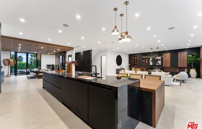 9031 ALTO CEDRO DR