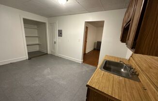 1 bed, 1 bath, $1,000, Unit 73 School St Apt. 5 (3L)