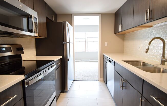1 bed, 1 bath, 735 sqft, $1,699, Unit 3201-1