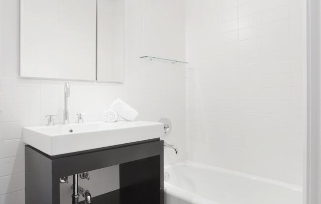 1 bed, 1 bath, $4,895, Unit 2G