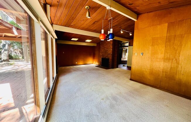 Stunning 4 Bed 2 Bath Eichler near Midtown Palo Alto. Great Schools & Location.