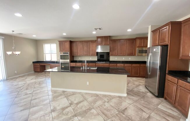 4/BD 3.5/BA Spacious Home in Gated Community – Media Room, Loft & More!