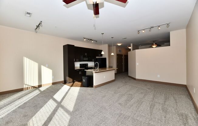 1 bed, 1 bath, 890 sqft, $1,399, Unit 881-405