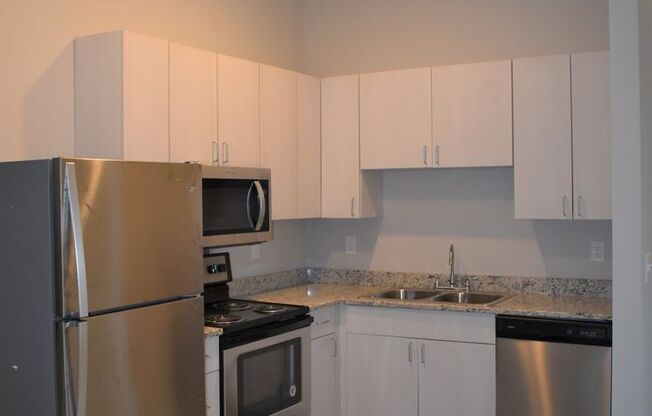 2 beds, 1 bath, 768 sqft, $1,045, Unit 2108 - 102