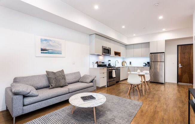 1 bed, 1 bath, 679 sqft, $3,290, Unit 414
