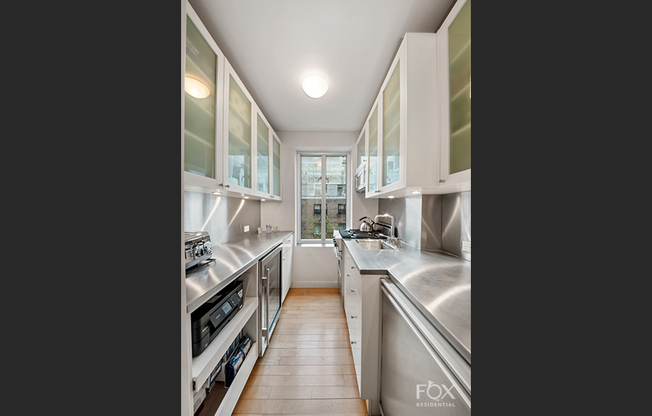 120 CENTRAL PARK S