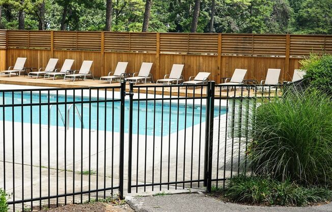 2 beds, 1 bath, 980 sqft, $1,423, Unit 129H