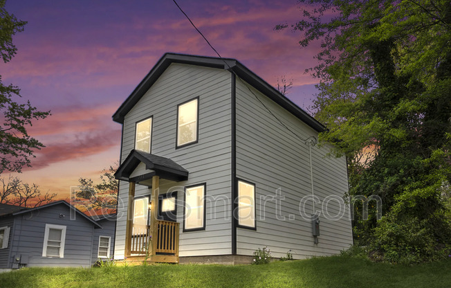 114 EMILY ST
