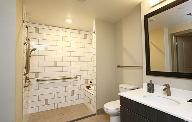2 beds, 2 baths, 1,356 sqft, $2,712, Unit 511