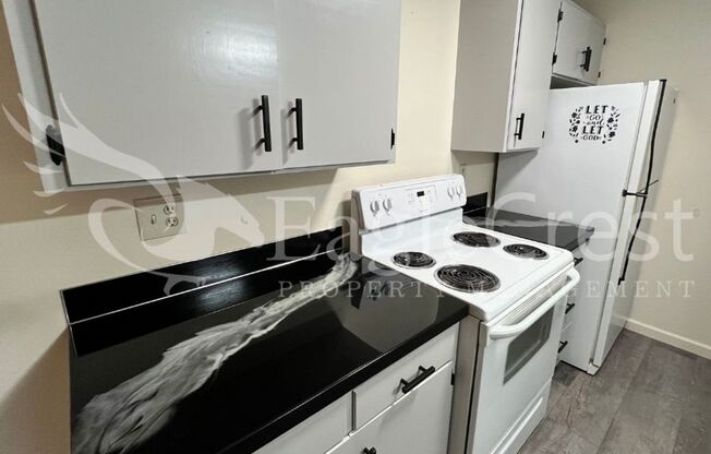 2 beds, 1 bath, $1,050, Unit 1027H