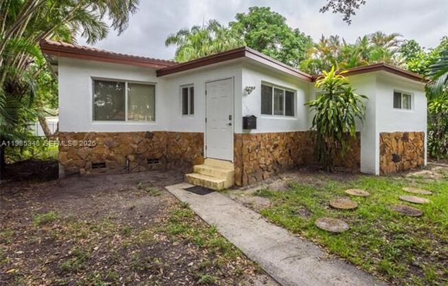 6300 NW 41st St VIRGINIA GARDENS, FL 33166