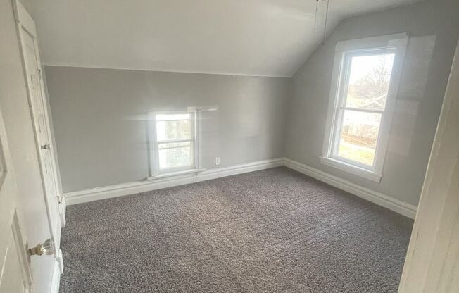 3 beds, 1 bath, $975