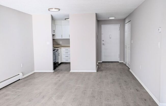1 bed, 1 bath, 813 sqft, $1,400, Unit 6-110
