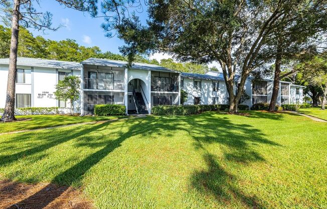 Updated 1BD/1BTH Condo with Resort Style Amenities in Tarpon Springs!