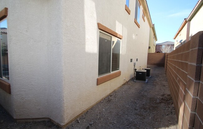 Spacious & Modern Living in the Heart of the Northwest Valley