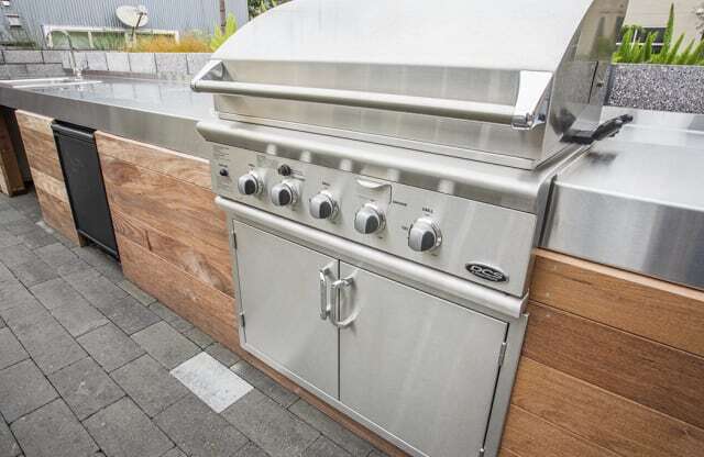 Outdoor grill