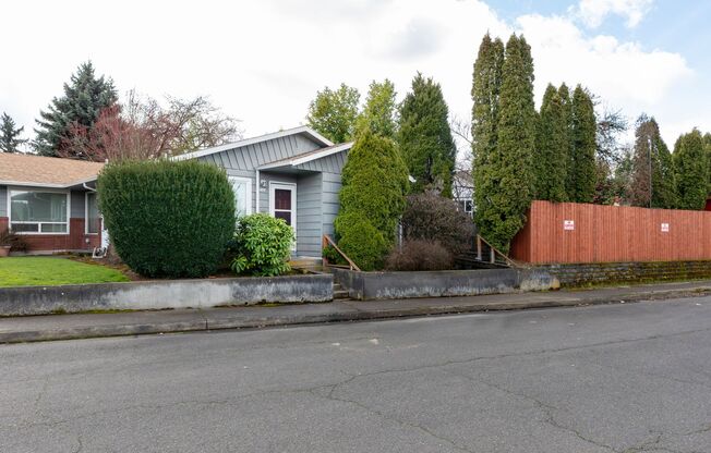 7624 NE Broadway (Jonesmore)