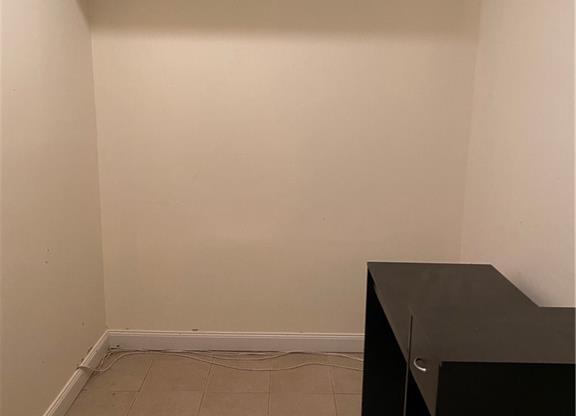 Studio, 800 sqft, $1,800