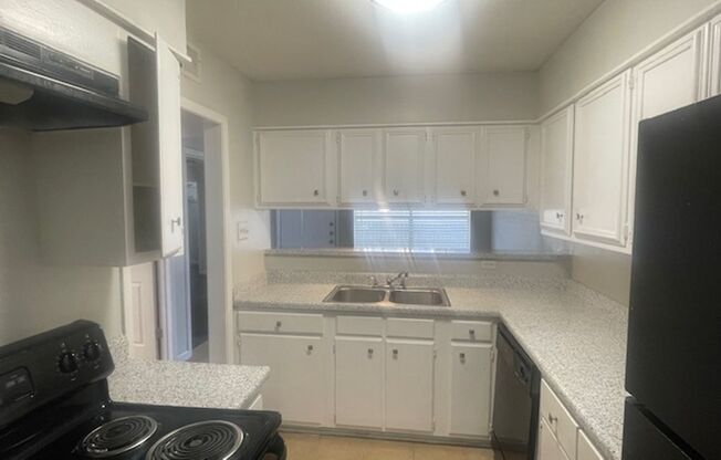 3 beds, 2 baths, 1,256 sqft, $1,550, Unit 07-0702 WD