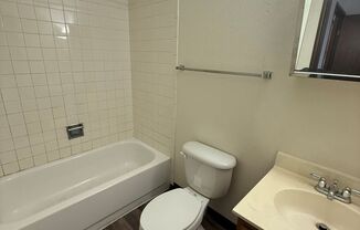 3 beds, 2 baths, 1,195 sqft, $950, Unit 26