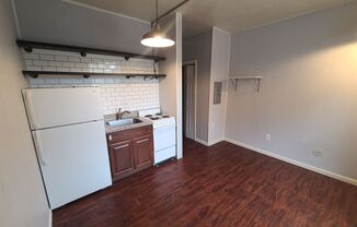 Studio, 1 bath, $850, Unit #206