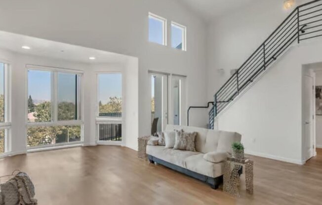 912 CAMPISI WAY