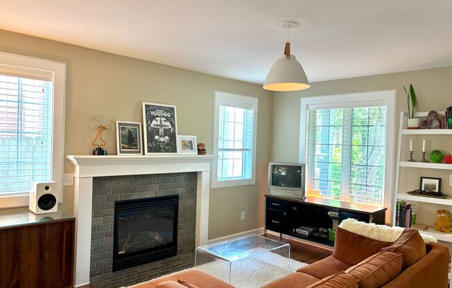 Charming Portsmouth Neighborhood 2 Story Home with Fully Fenced Yard