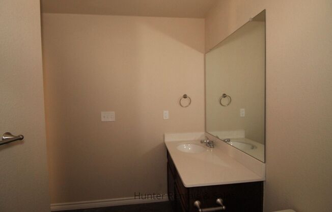 3 beds, 2 baths, $1,325