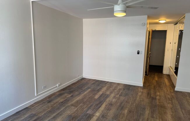 Studio with A/C & full kitchen in Ala Moana Area