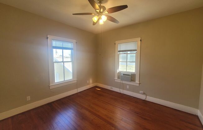 2 beds, 1 bath, $1,150