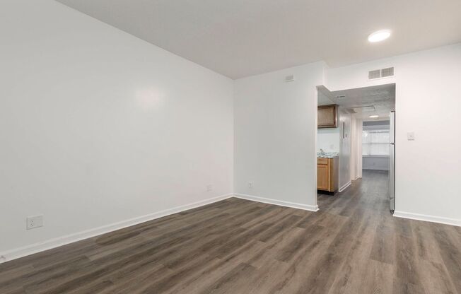 1 bed, 1 bath, $850, Unit 212