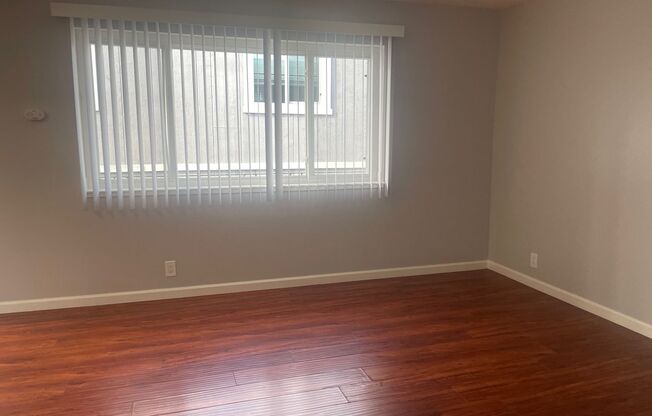 1 bed, 1 bath, 650 sqft, $1,619, Unit 12