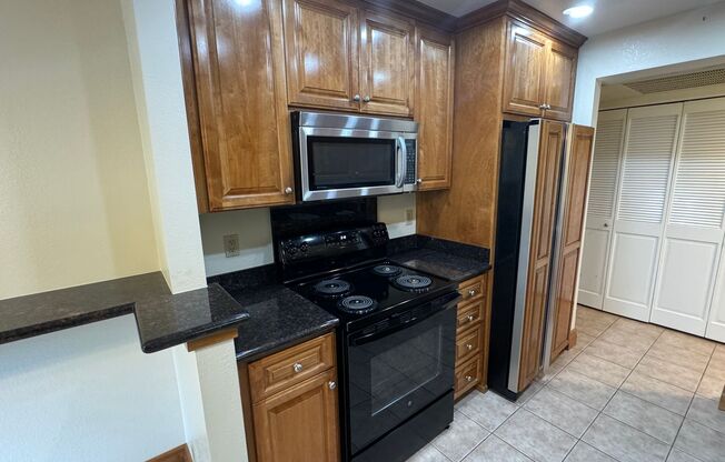 2 beds, 2 baths, $2,700, Unit UNIT 70