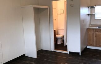 Studio, 1 bath, $695, Unit 11