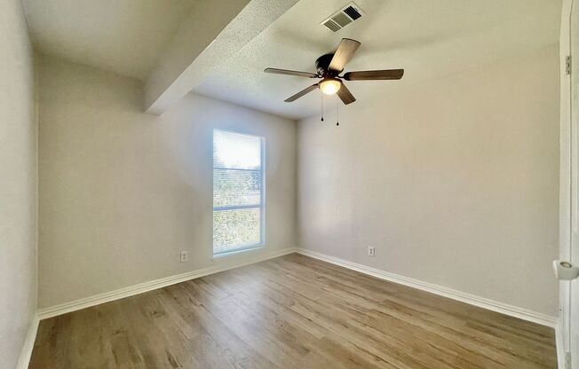 3 beds, 1.5 baths, 1,000 sqft, $1,350, Unit 3