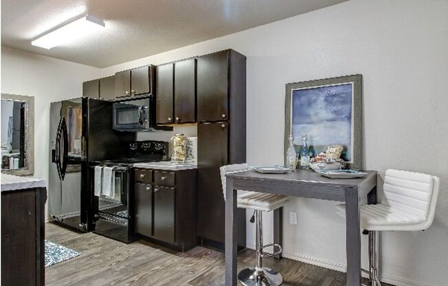 2 beds, 2 baths, 1,000 sqft, $1,225, Unit 6-603