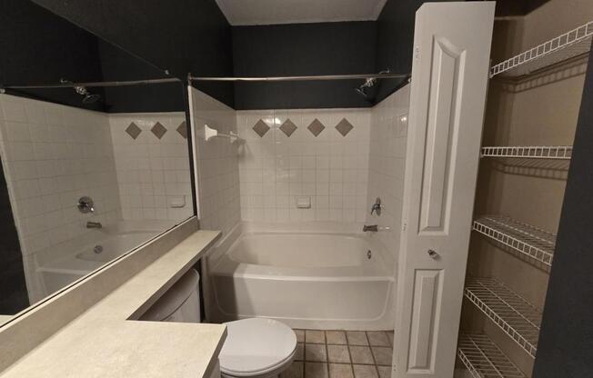 1 bed, 1 bath, $1,599, Unit UNIT # 8211