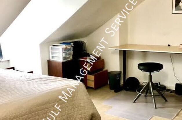 2216 Larkins Way