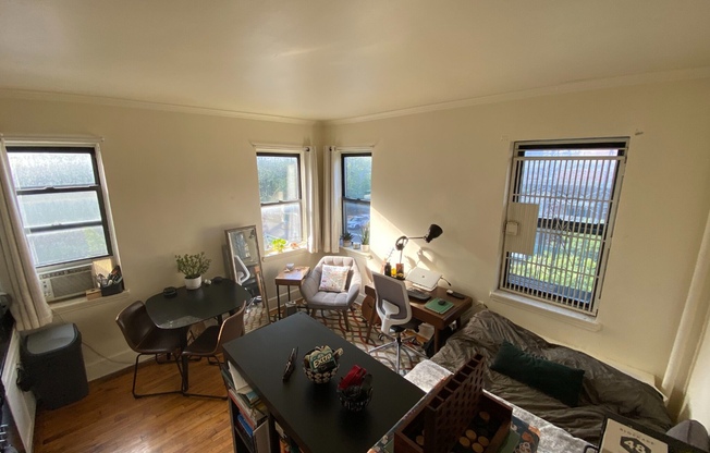 Studio, 1 bath, $2,600, Unit 2B