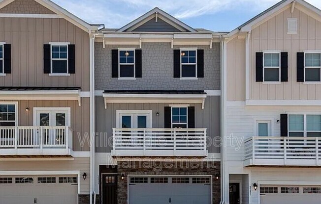 2239 CHATTERING LORY LN