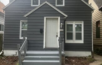 5330 N 38