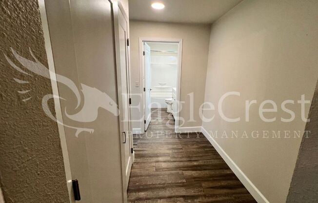 2 beds, 1 bath, $1,250, Unit Unit 1