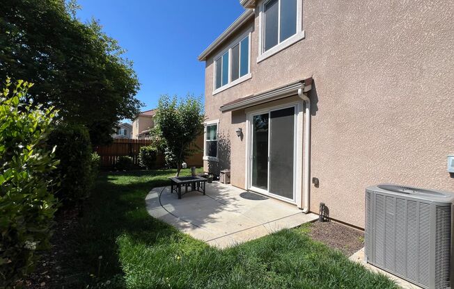 3 bedroom, 2 1/2 bathroom home located in Clovis