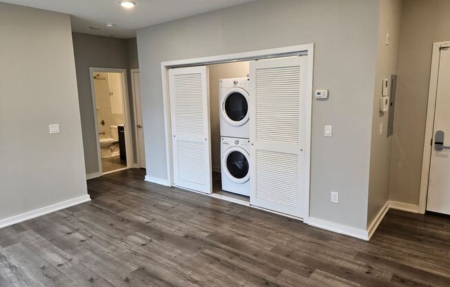 1 bed, 1 bath, 590 sqft, $1,283, Unit 2E