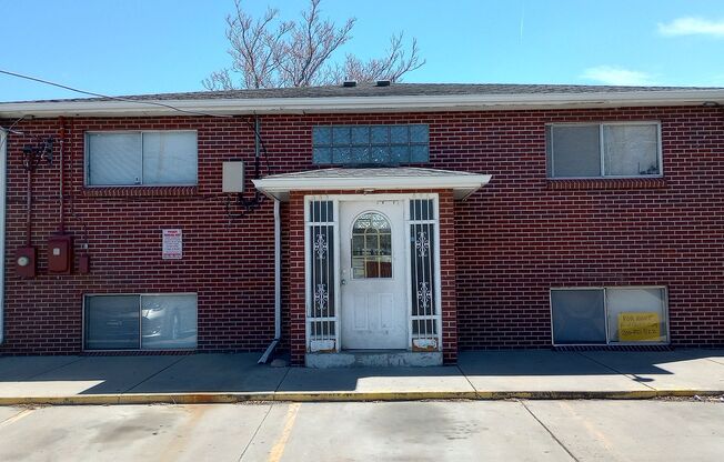 1 bed, 1 Bath, Great Location off Joliet and 17th walk to elementary school, across from park and 1 block to shopping.