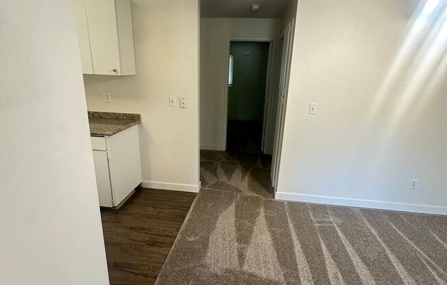 2 beds, 1 bath, 950 sqft, $1,950, Unit D203